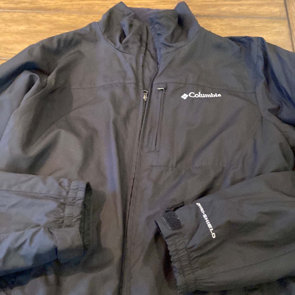 Columbia men’s black jacket Omni shield size M